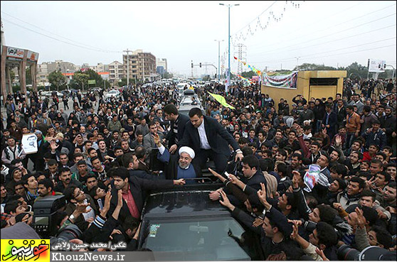 استقبال خوزستانی ها از روحانی در فرودگاه