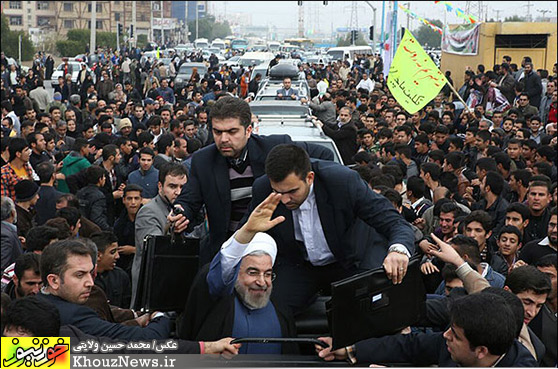 استقبال خوزستانی ها از روحانی در فرودگاه