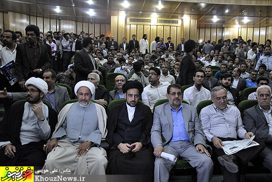 تجليل از اعضاي ستاد حاميان روحاني در خوزستان