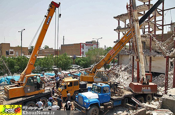 سقوط چرثقیل بر روی منازل مسکونی در اهواز