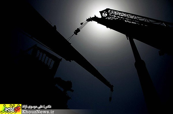 سقوط چرثقیل بر روی منازل مسکونی در اهواز