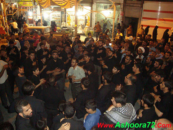 حرکت دسته عزا در شب شهادت امام صادق (ع) در بهبهان