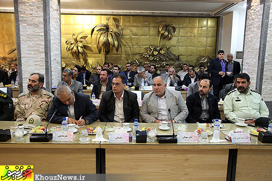 نشست مدیرعامل منطقه آزاد اروند با مسئولین شهرهای آبادان و خرمشهر