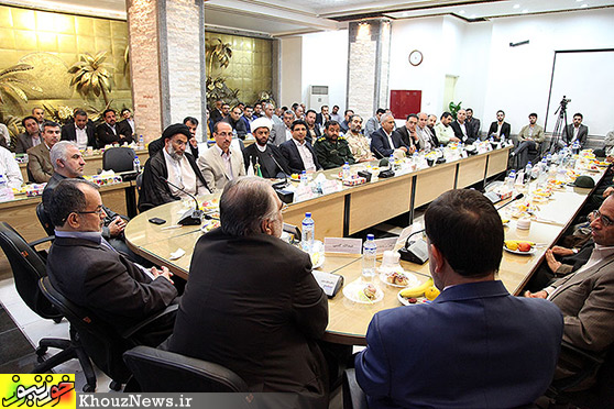 نشست مدیرعامل منطقه آزاد اروند با مسئولین شهرهای آبادان و خرمشهر