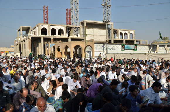 مراسم دعای عرفه در آستان علی بن مهزیار اهوازی
