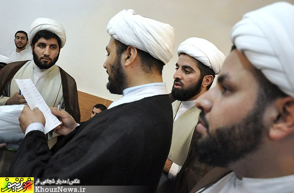 آئین عمامه‌گذاری طلاب حوزه‌های علمیه اهواز