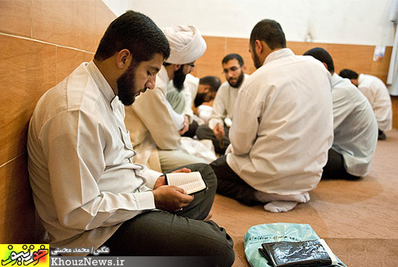 آئین عمامه‌گذاری طلاب حوزه‌های علمیه اهواز