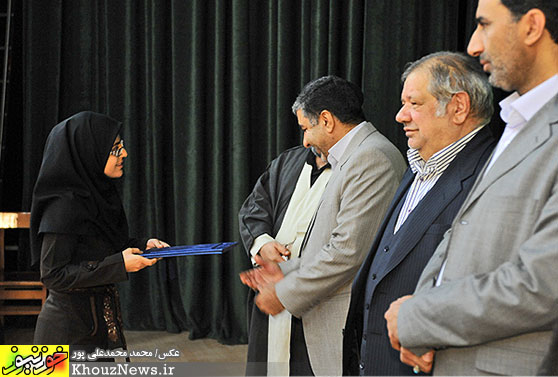 مراسم گراميداشت كتابداران كتابخانه هاي عمومي و مطالعه مفيد خوزستان