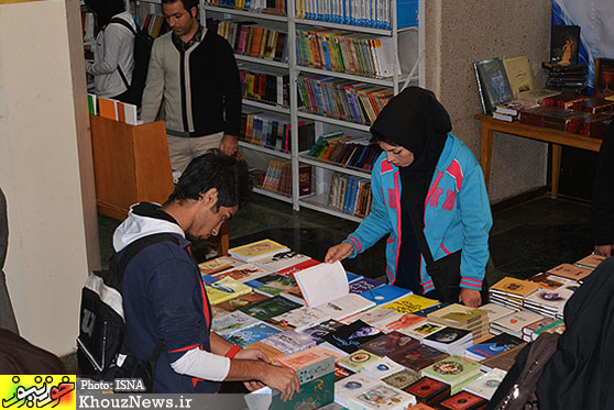 افتتاح نمایشگاه تخصصی کتاب در دانشگاه شهید چمران