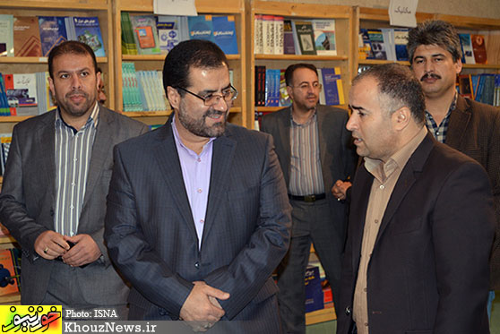 افتتاح نمایشگاه تخصصی کتاب در دانشگاه شهید چمران