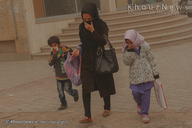 ریزگردها و آلودگی‌های صنعتی از دانش آموزان خوزستانی قربانی می‌گیرد