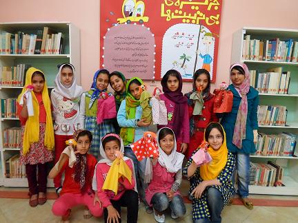 عروسک‌ها کودکان و نوجوانان دزفولی را با مهارت‌های زندگی آشنا می‌کنند/