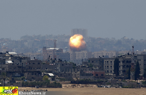 لحظه فرود موشک های اسرائیلی در غزه