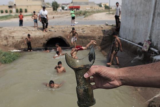 24 قربانی شنا درکانال ها در سال 92؛ مردم خوزستان به هشدارها توجه نمی کنند