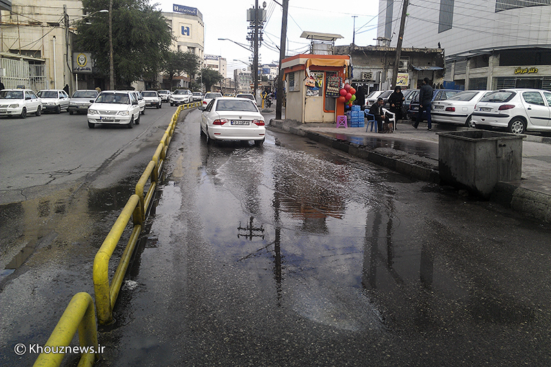 عکس/ گذرگاهی از جنس فاضلاب شهری در خیابان 24 متری اهواز