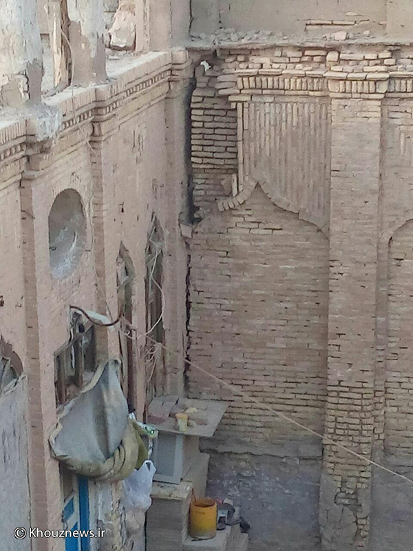 تعرض به خانه تاریخی بچاری آبادان با تخریب بدون مجوز ملک جانبی از سوی میراث فرهنگی آبادان