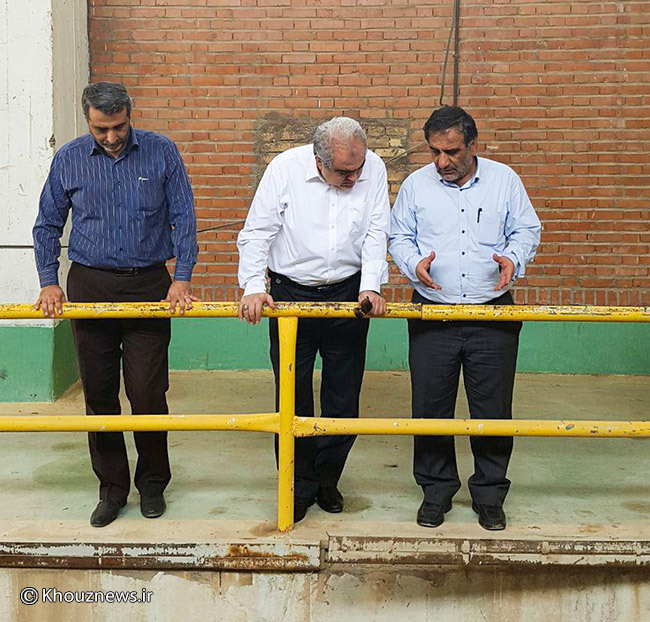 فرماندار اهواز از فعالیت تاسیسات آب خام بازدید کرد