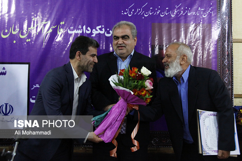 قاسم آهنین‌جان؛شاعری که یک مجموعه شعر برای ماندگاریش کافی است