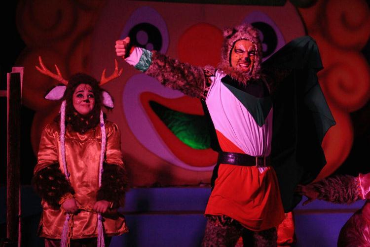 یک کارگردان تئاترکودک: کودکان ایرانی نیازمند آشنایی با قهرمانان ایرانی هستند