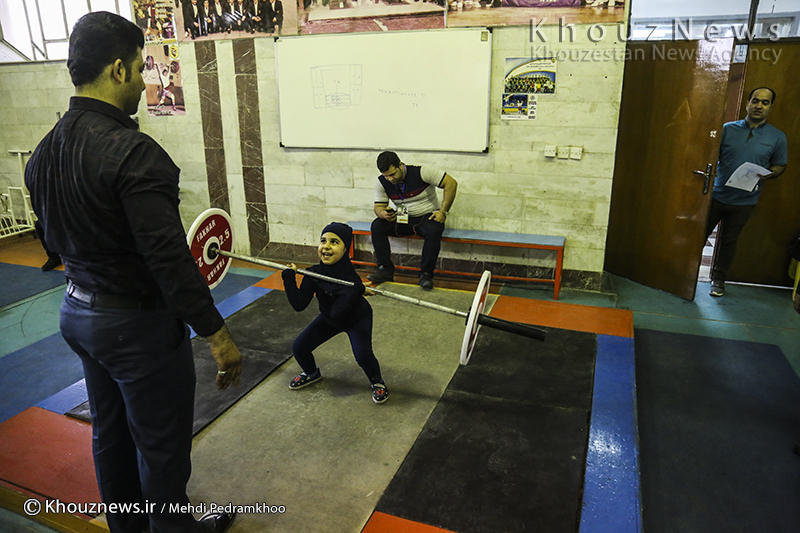 گفت‌و‌گو با دختر وزنه‌بردار خوزستانی/رویای المپیک در سر یگانه‌ی شش‌ساله