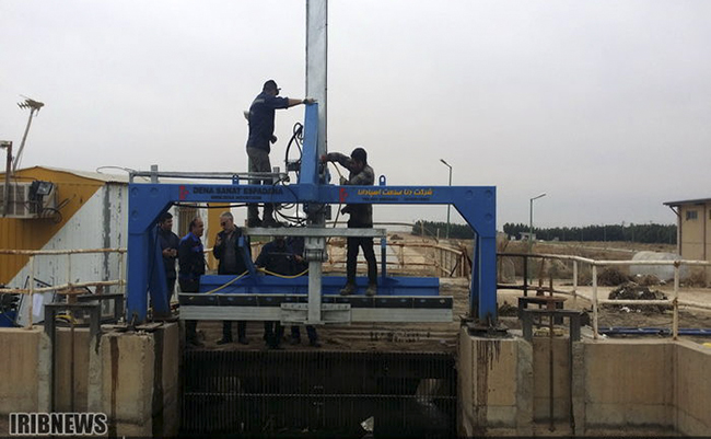 ساخت نخستین آشغال روب تلسکوپی تمام مکانیزه در خوزستان / عکس