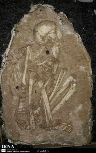 انتقال اسکلت 5500 ساله به موزه شوش انتقال اسکلت 5500 ساله به موزه شوش