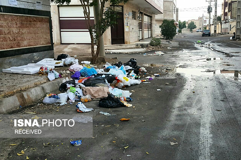 توضیحاتی درباره انباشت زباله در خیابانهای آبادان توضیحاتی درباره انباشت زباله در خیابانهای آبادان