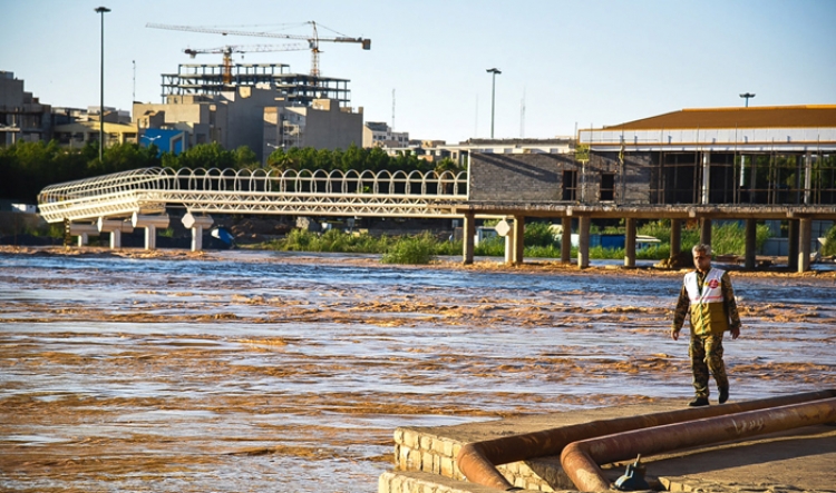 طغیان و سیلاب نتیجه تجاوز به حریم رودخانه کارون
