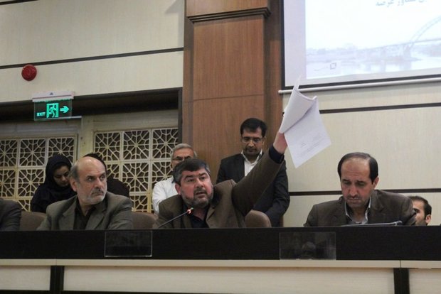 دولت منافع خود را بر منافع مردم ترجیح می دهد دولت منافع خود را بر منافع مردم ترجیح می دهد