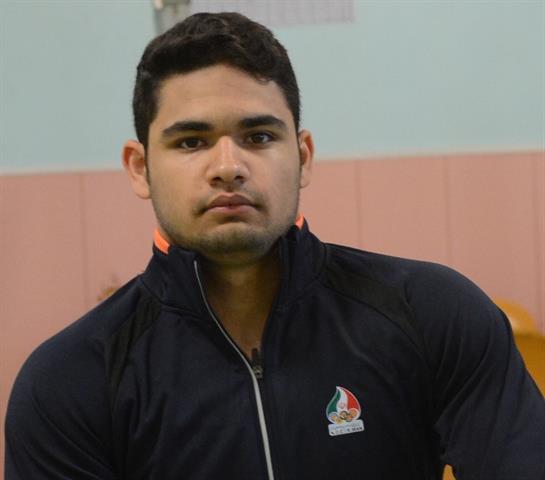 تلاش وزنه‌بردار خوزستانی برای حضور در مسابقات جهانی