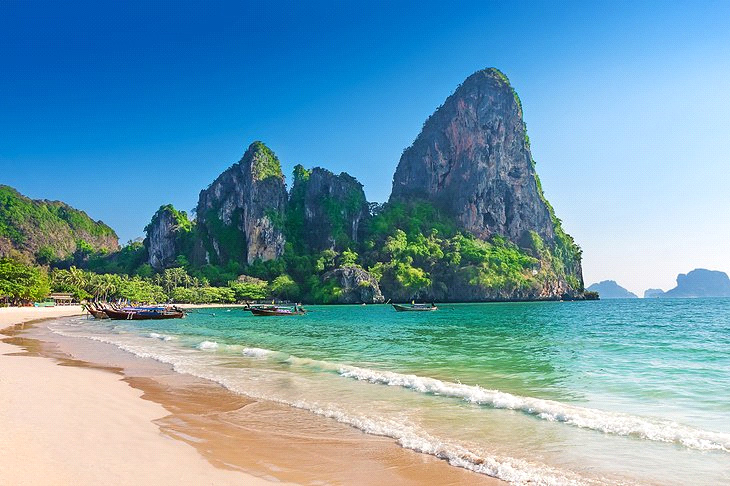 چرا برای سفر به تایلند تور مناسب‌تر است؟