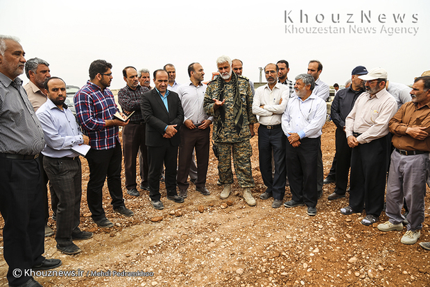 تصاویر / بازدید قائم مقام اداره کل منابع طبیعی و آبخیزداری خوزستان از طرح مهار کانون های بحرانی ریزگردها
