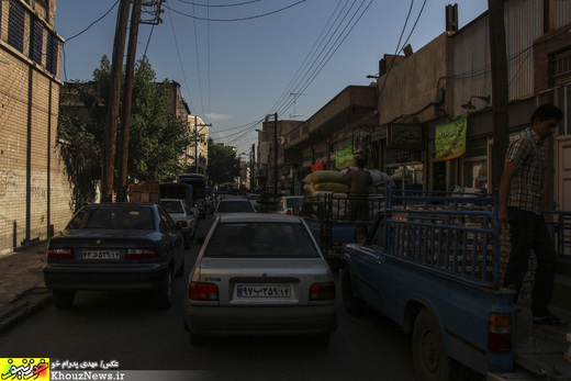تصاویر/ ترافیک و آلودگی؛ ارمغان حضور بنکداران در هسته مرکزی شهر اهواز