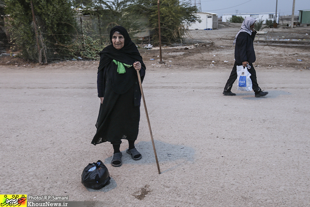 تصاویر/ بازگشت زائران کربلا در اربعین حسینی از مرز شلمچه/ 1