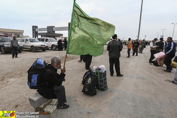 تصاویر/ بازگشت زائران کربلا در اربعین حسینی از مرز شلمچه/ 2