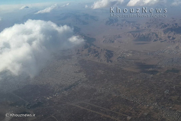 تصویرنگاری یک سفر هوایی؛ از آسمان آبی اصفهان تا سقف غبارآلود خوزستان